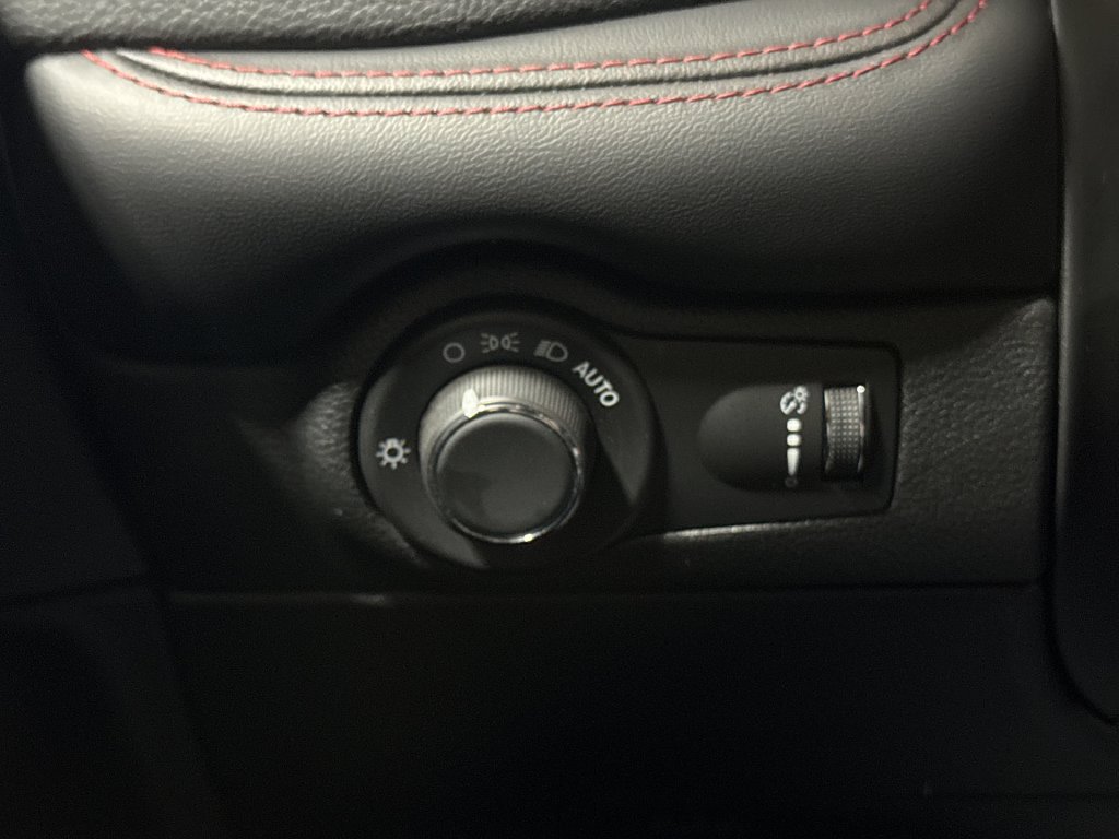 Used 2025 Dodge Durango GT AWD/4WD image 19