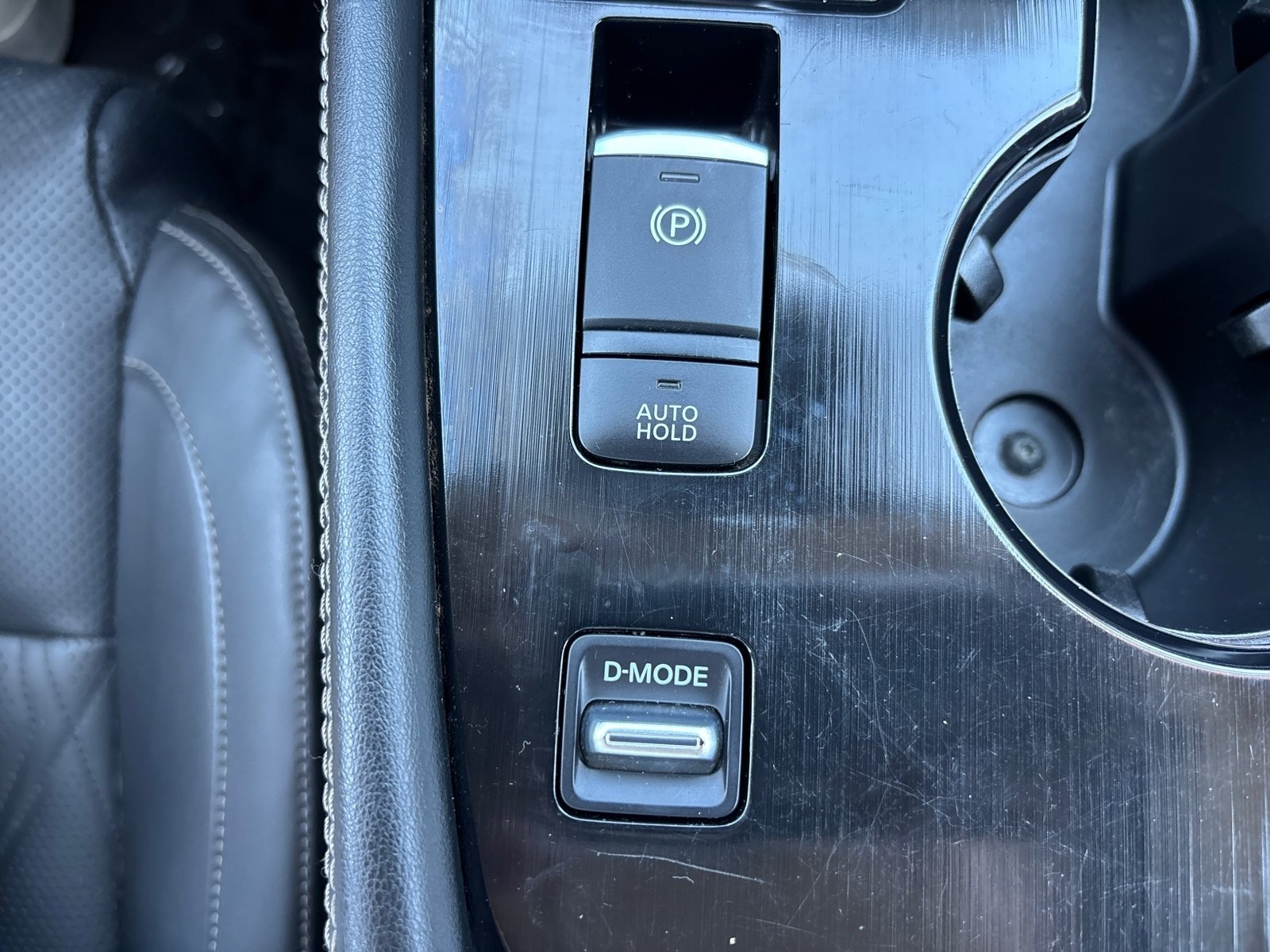 Used 2023 Nissan Rogue Platinum image 16