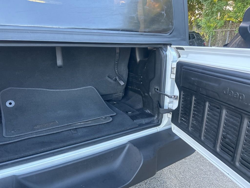 Used 2018 Jeep Wrangler Sport image 32