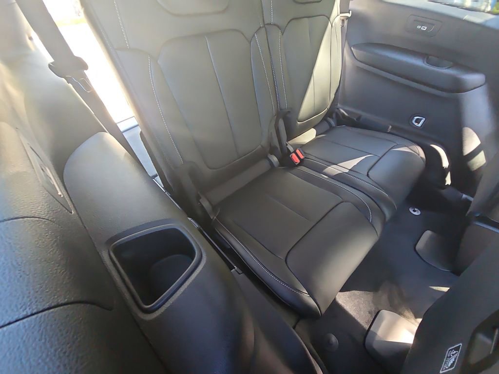 New 2025 Jeep Grand Cherokee L Limited w/ Black Appearance Package image 13