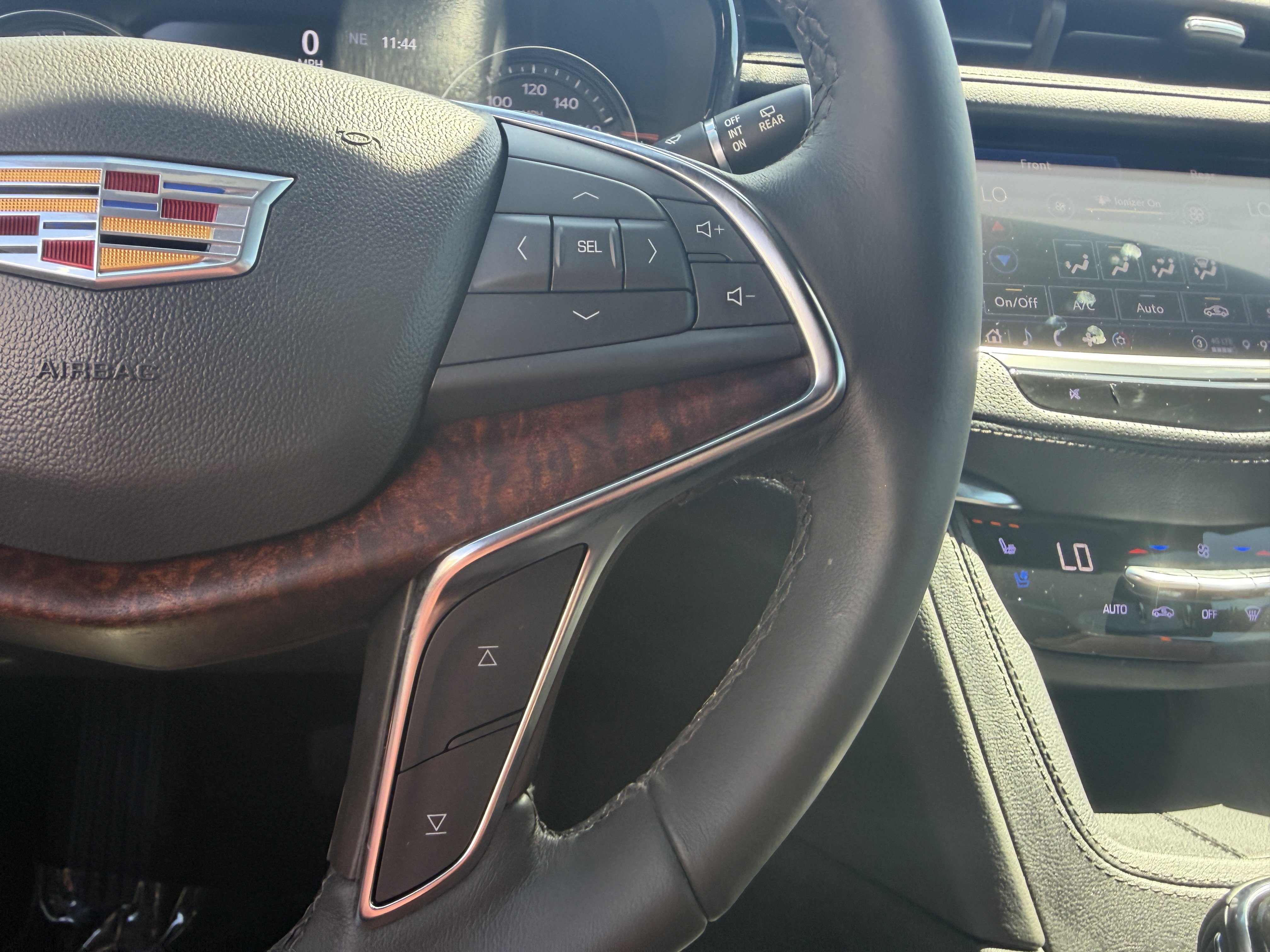 Used 2022 Cadillac XT5 Premium Luxury w/ Technology Package FWD image 25