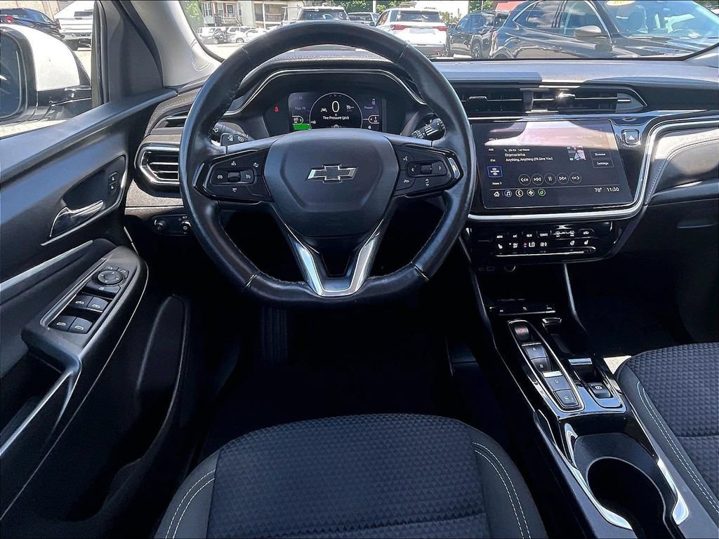 Used 2023 Chevrolet Bolt EUV LT w/ Comfort Package FWD image 17