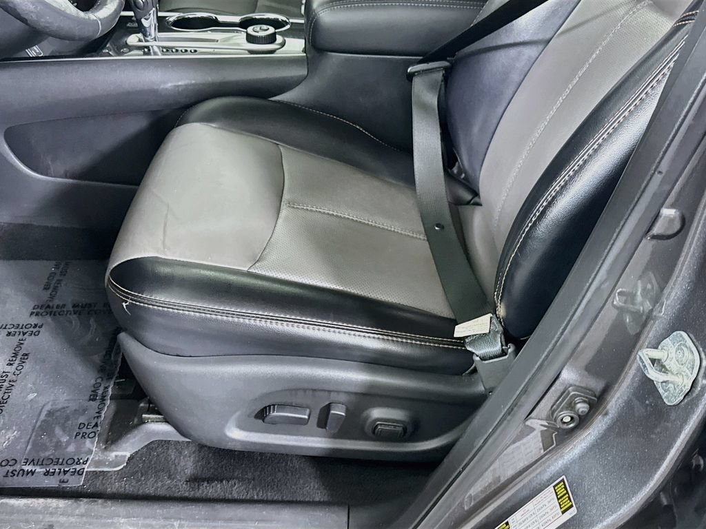 Used 2019 Nissan Pathfinder SL AWD/4WD image 26