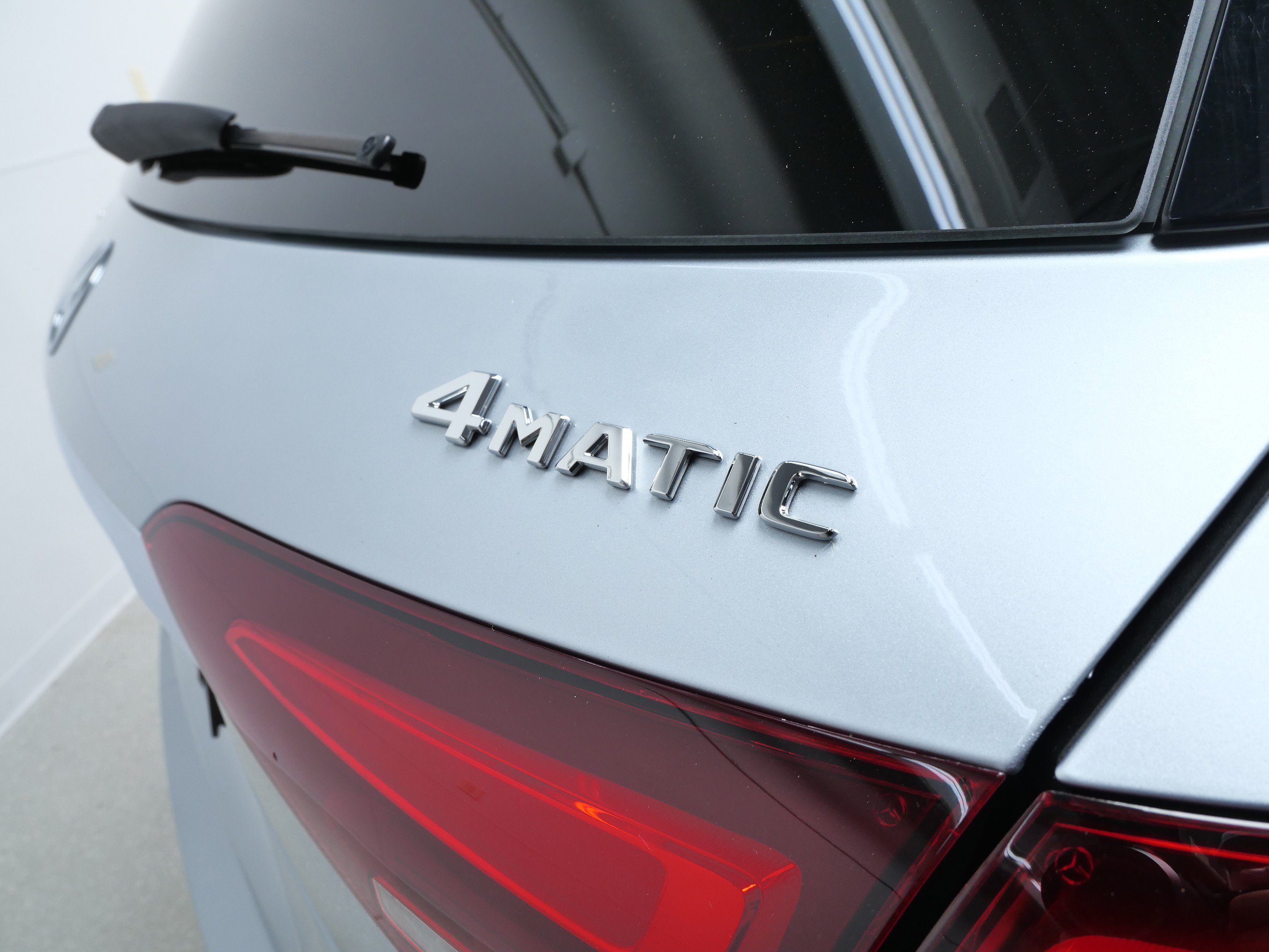 Certified 2025 Mercedes-Benz GLE 450e 4MATIC w/ AMG Line Exterior image 6