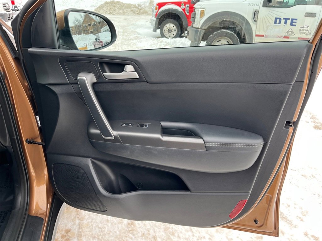 Used 2021 Kia Sportage LX image 21