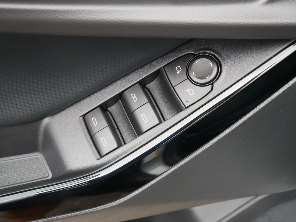 New 2026 Chevrolet Equinox LT image 17