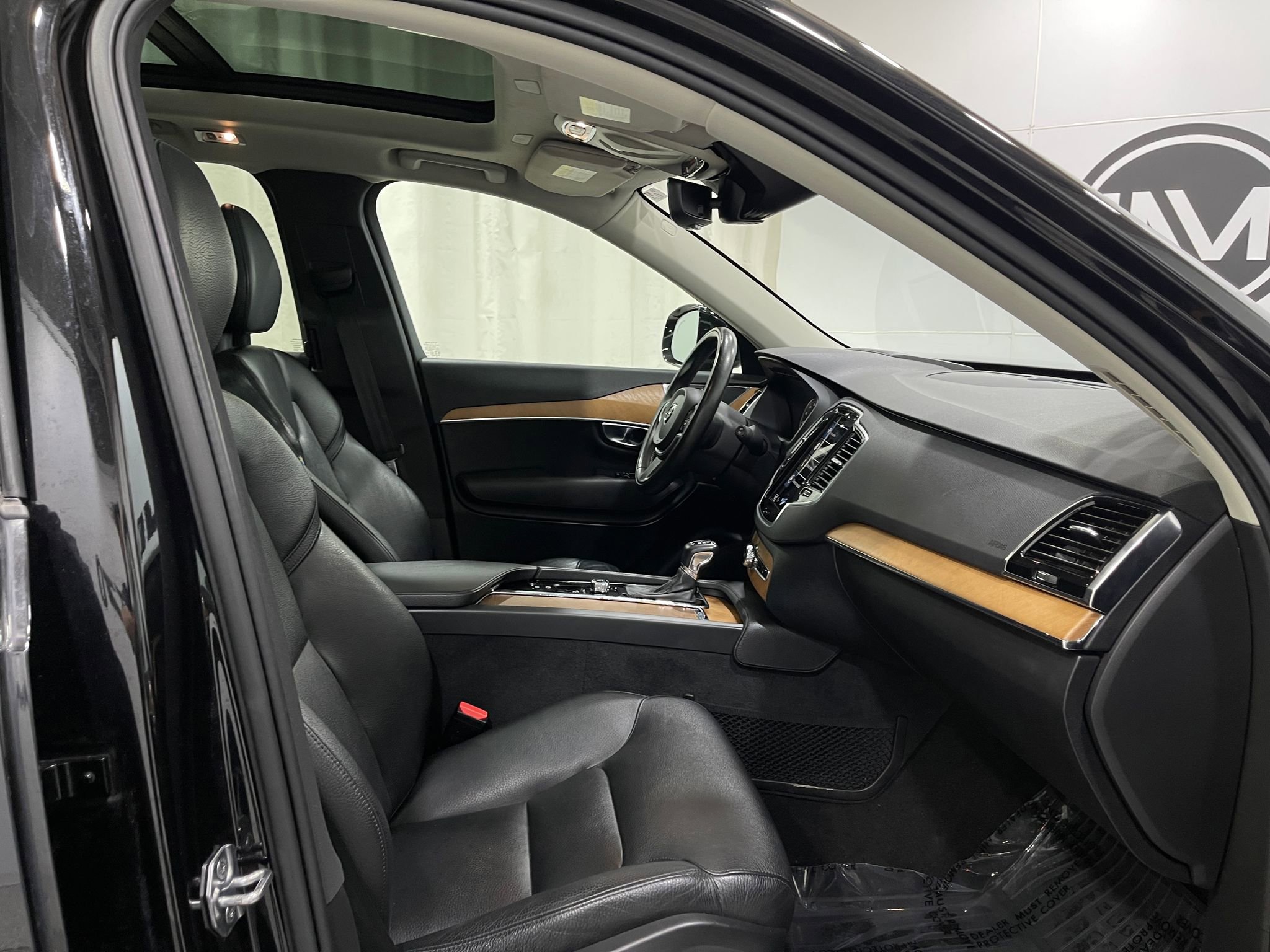 Used 2021 Volvo XC90 T6 Momentum w/ Advanced Package AWD/4WD image 34