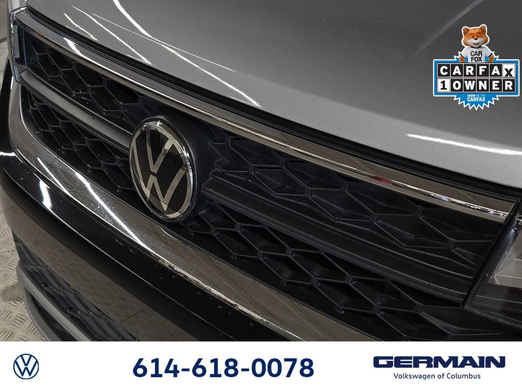 Used 2023 Volkswagen Taos SE w/ Panoramic Sunroof Package AWD/4WD image 16