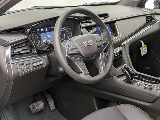 Used 2026 Cadillac XT5 Premium Luxury w/ Driver Assist Package AWD/4WD image 9