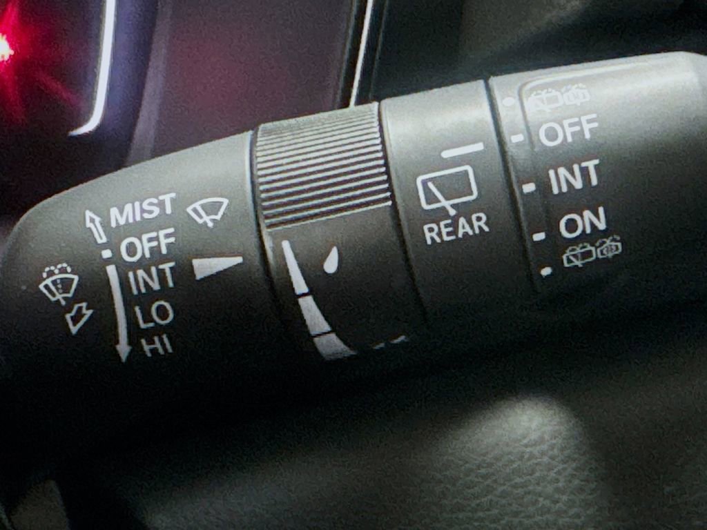 Used 2025 Honda Pilot TrailSport image 41