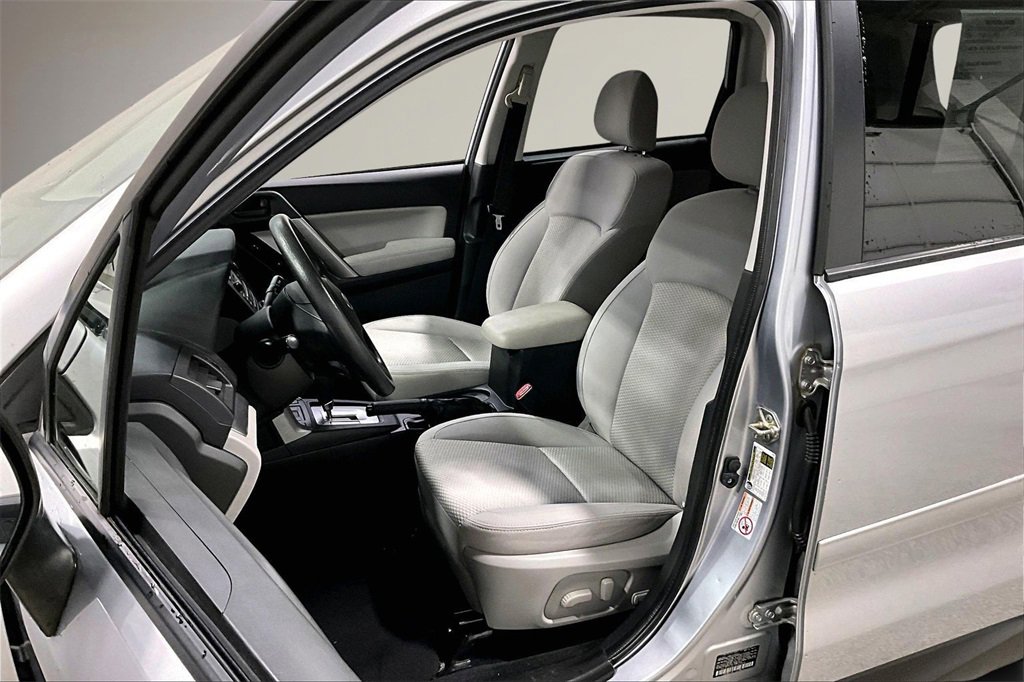 Used 2014 Subaru Forester 2.5i Premium w/ All-Weather Package image 20