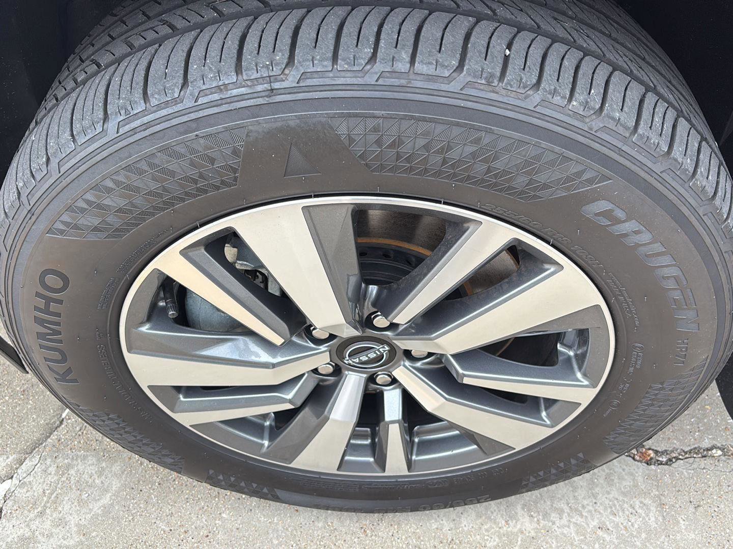 Used 2024 Nissan Pathfinder SL image 12