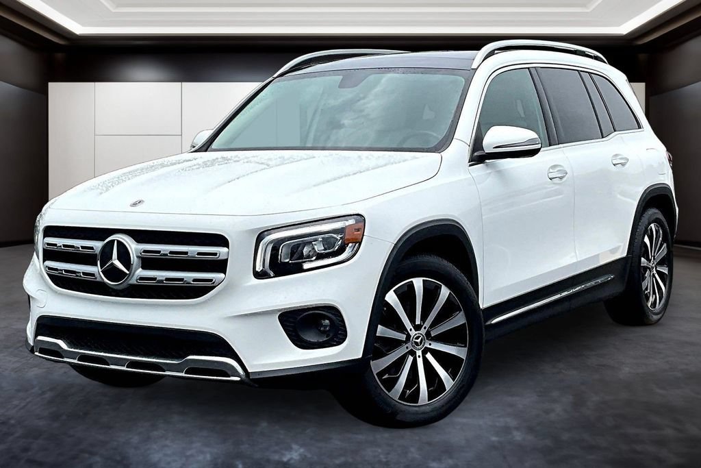 Used 2022 Mercedes-Benz GLB 250 4MATIC image 3