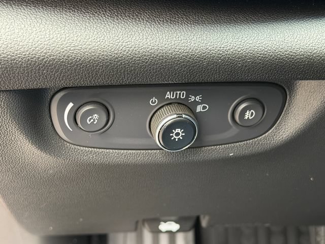 Used 2020 Buick Regal Essence AWD/4WD image 27
