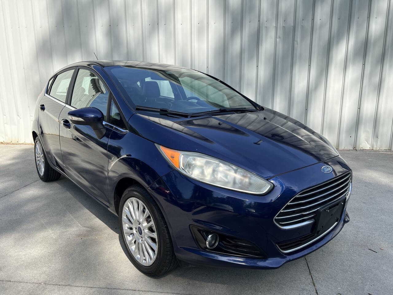 Used 2016 Ford Fiesta Titanium FWD image 1
