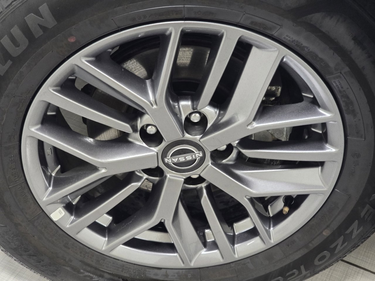 Used 2024 Nissan Rogue S image 7