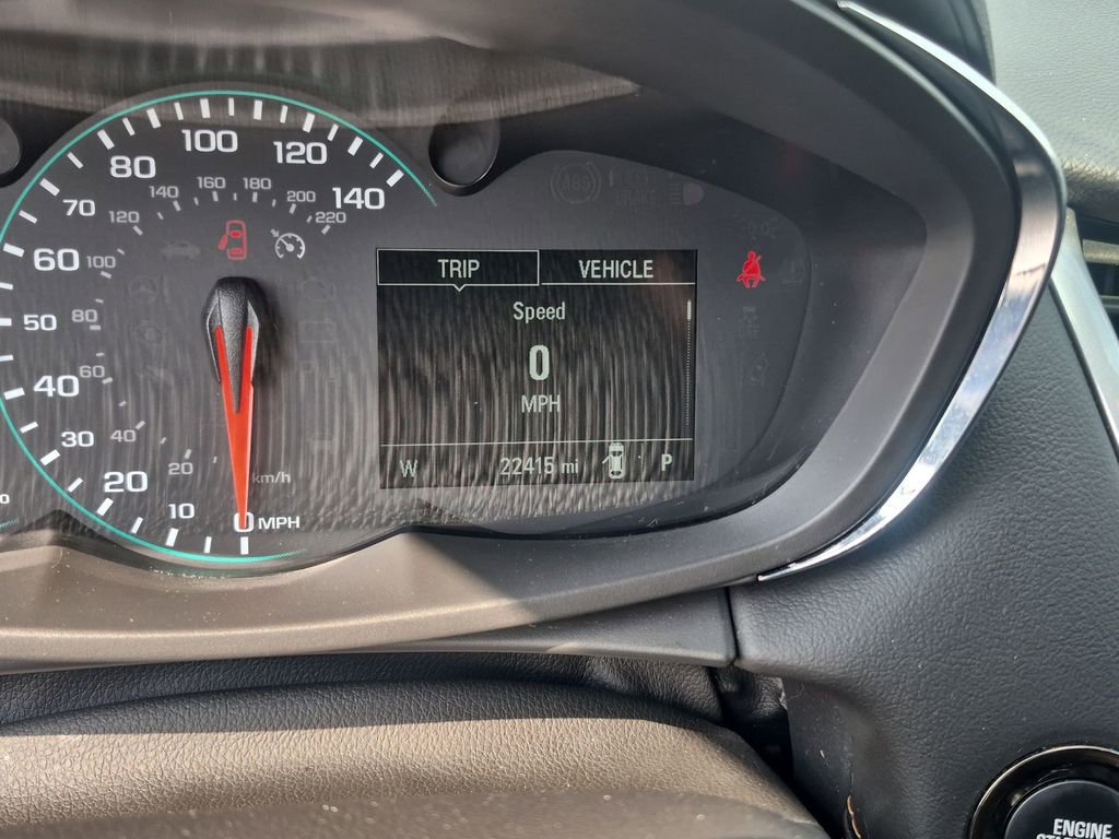 Used 2022 Chevrolet Trax LT w/ LT Convenience Package image 16