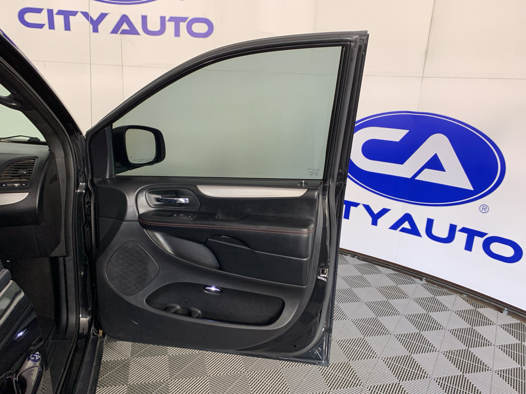 Used 2020 Dodge Grand Caravan GT FWD image 32