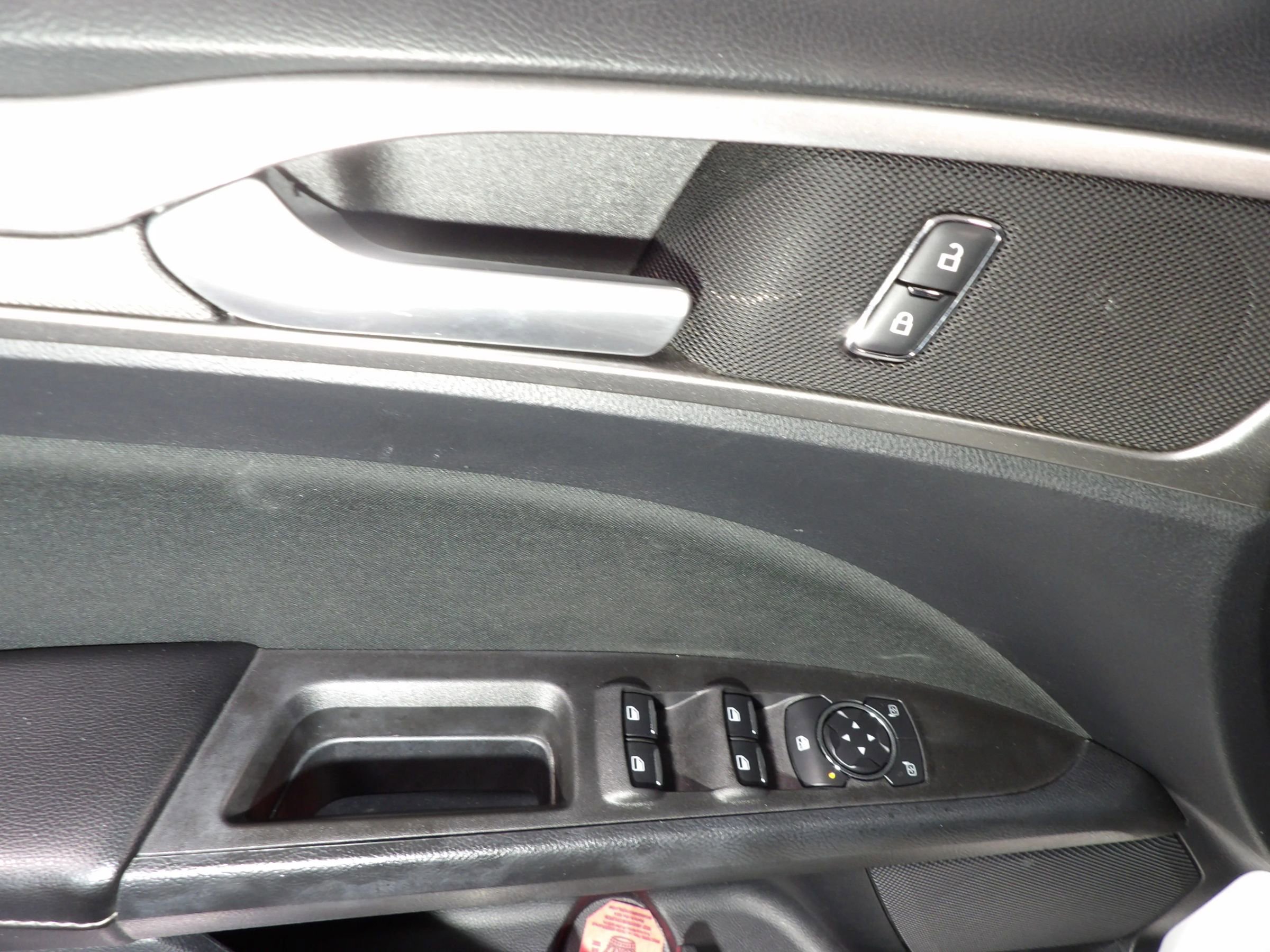 Used 2020 Ford Fusion SE image 7