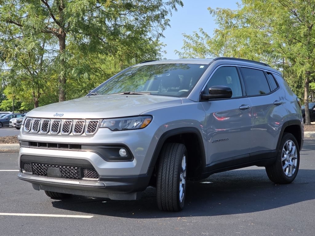 Used 2023 Jeep Compass Latitude AWD/4WD image 18