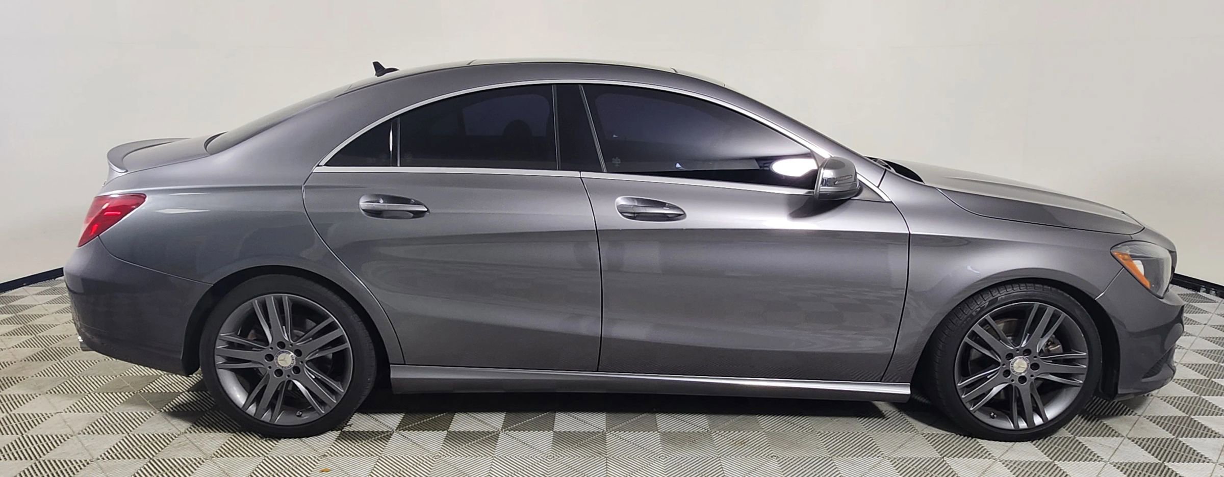 Used 2015 Mercedes-Benz CLA 250 4MATIC image 8