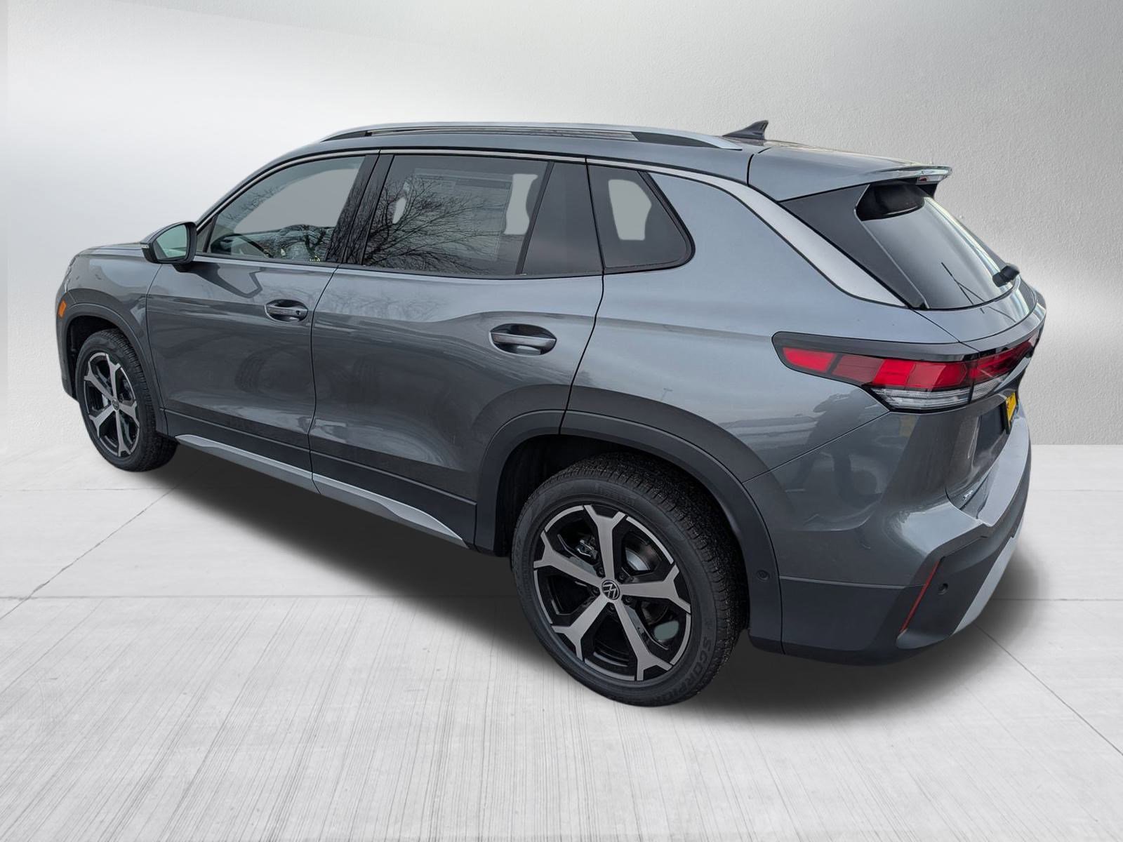 New 2026 Volkswagen Tiguan SE image 3