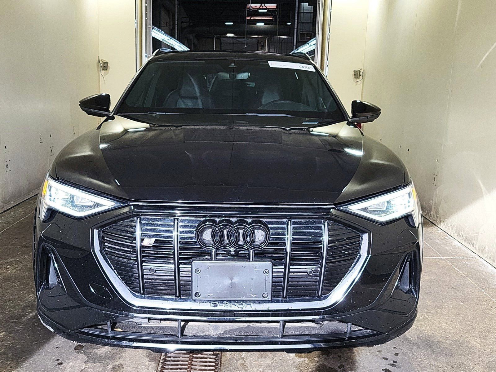 Used 2022 Audi e-tron S Premium Plus w/ 21" Black Optic Package image 2