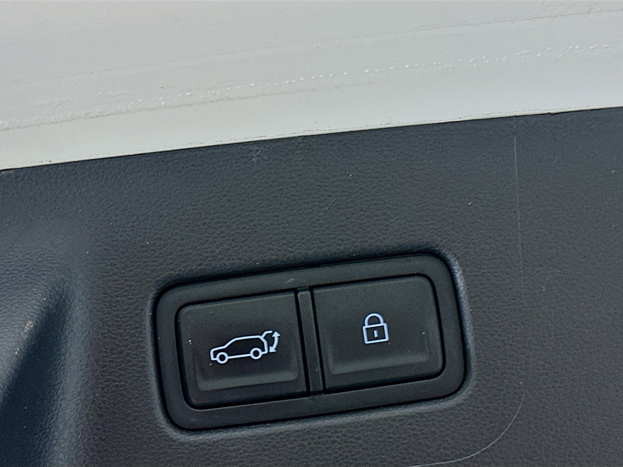 Used 2025 Hyundai Santa Fe SEL FWD image 30