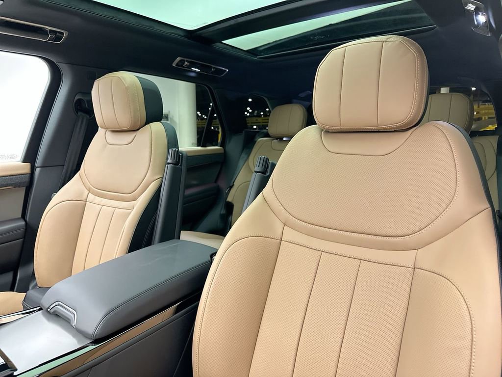 Used 2025 Land Rover Range Rover Sport Dynamic SE image 10