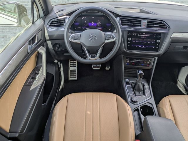 Certified 2023 Volkswagen Tiguan SE R-Line image 16
