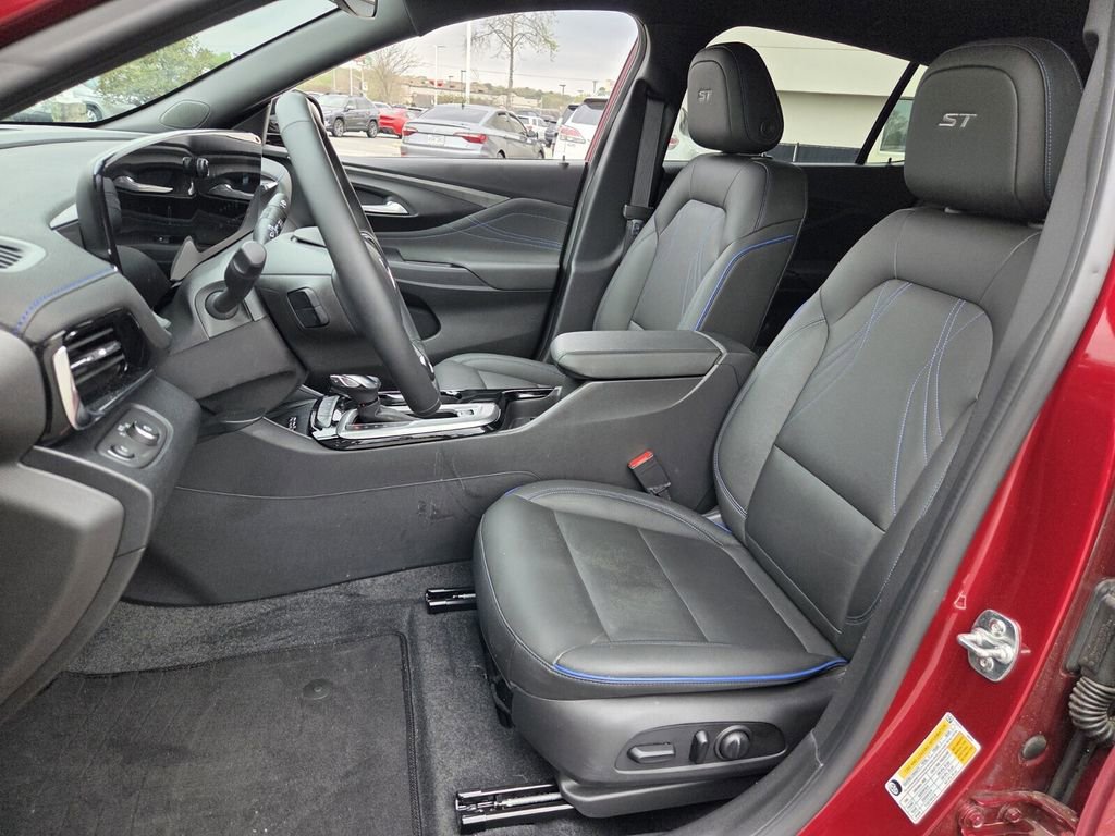 Used 2025 Buick Envista Sport Touring w/ Convenience I Package image 5