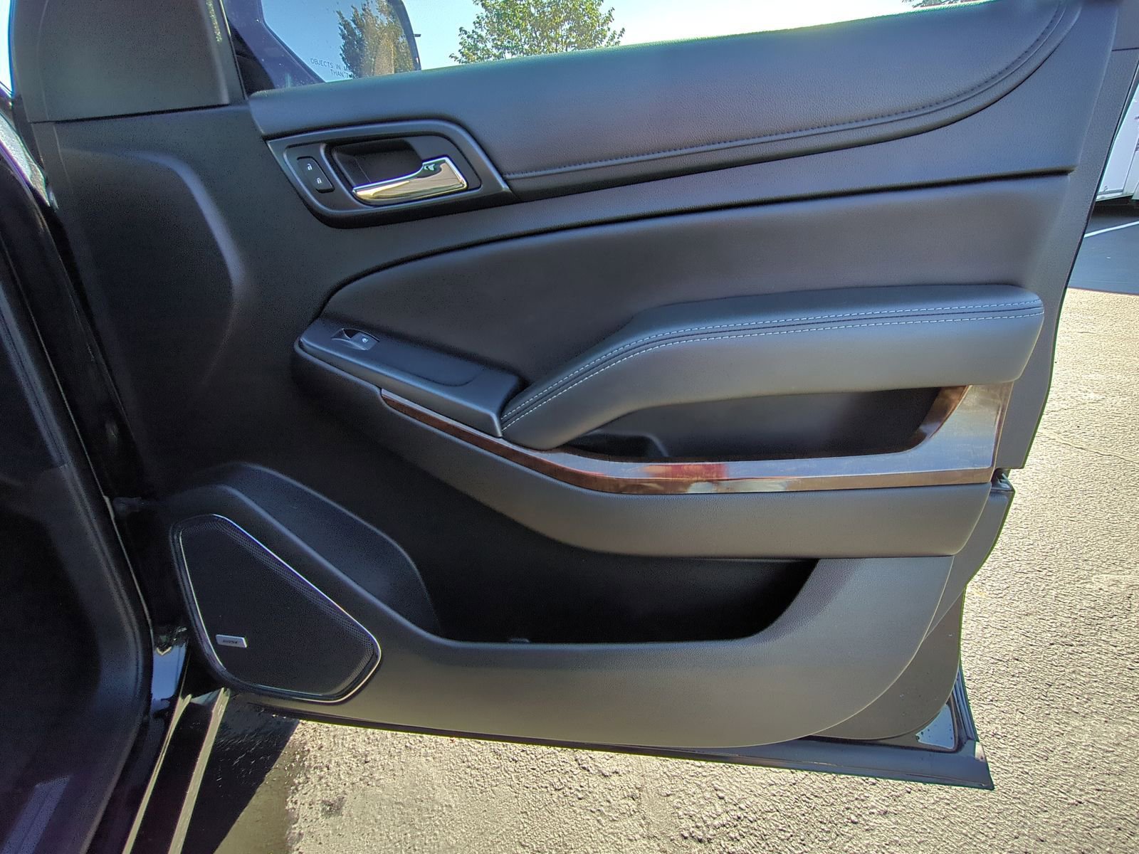 Used 2018 Chevrolet Suburban LT w/ Luxury Package image 29