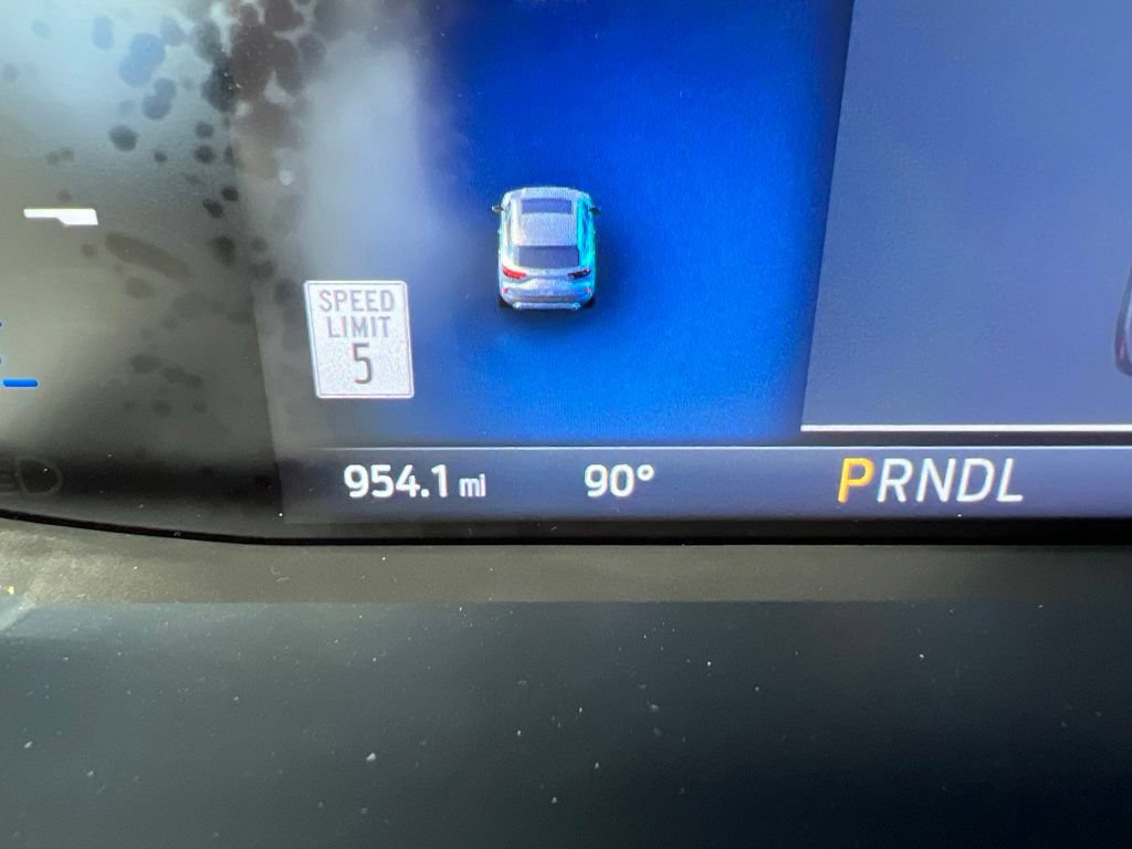 Used 2025 Ford Escape ST-Line w/ Tech Pack #1 FWD image 3