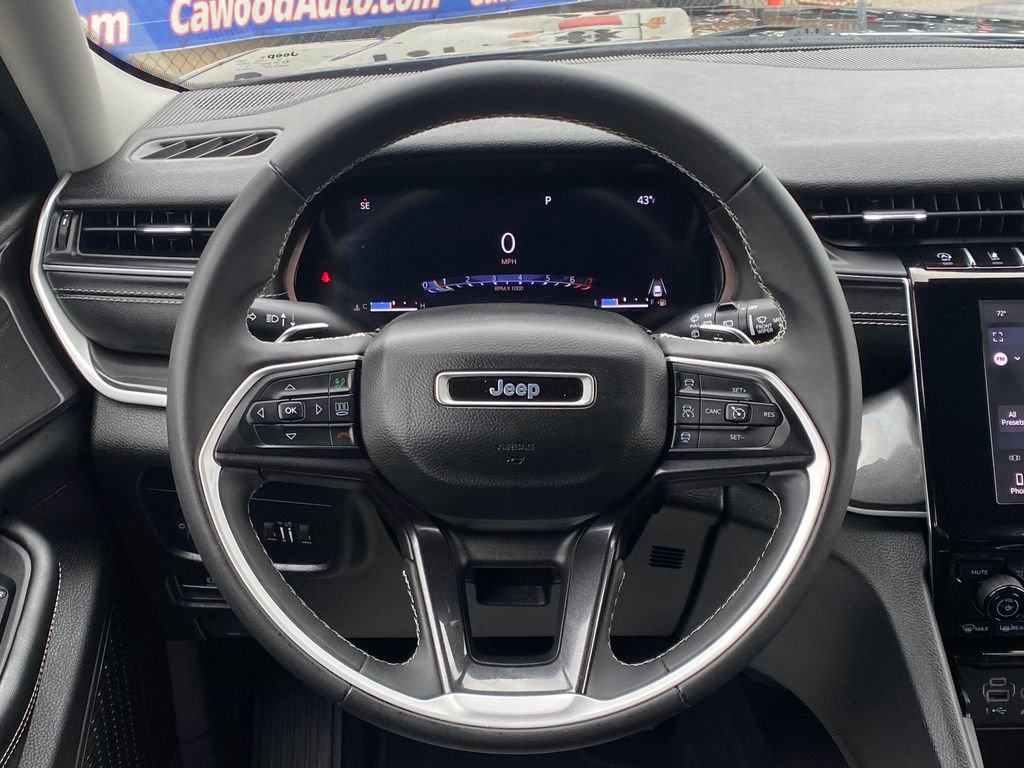 Used 2023 Jeep Grand Cherokee Laredo image 20