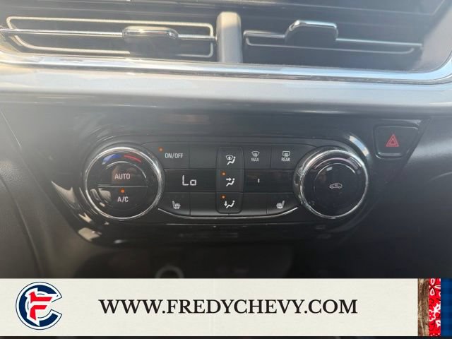 Used 2025 Chevrolet Trax LT w/ Driver Confidence Package FWD image 21