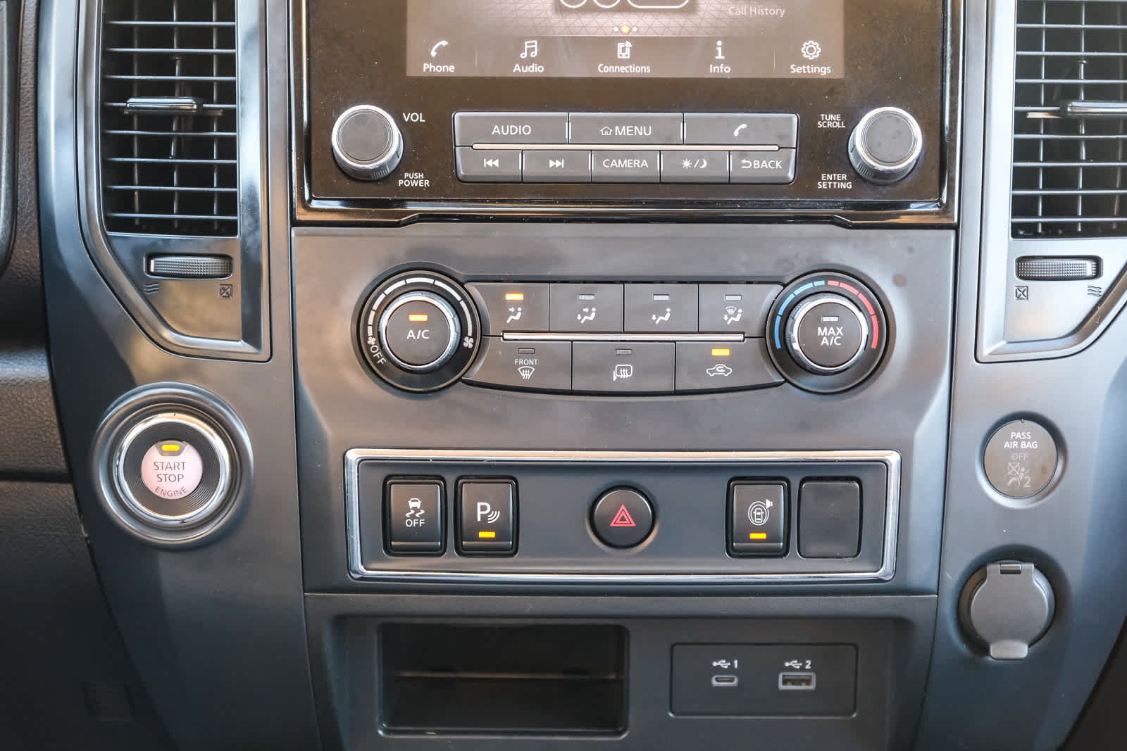Used 2022 Nissan Titan SV RWD image 15