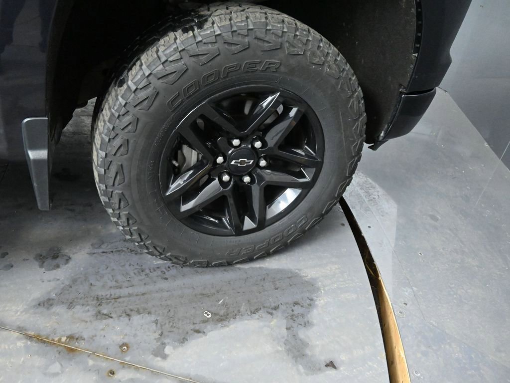 Used 2022 Chevrolet Silverado 1500 LT Trail Boss w/ Convenience Package II image 17