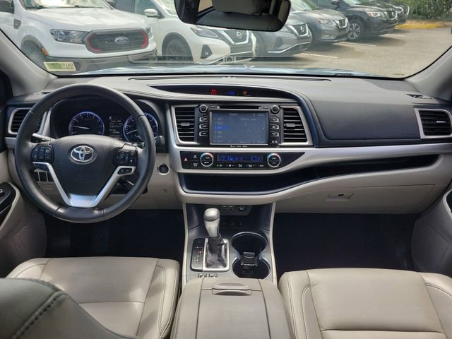 Used 2019 Toyota Highlander XLE image 16