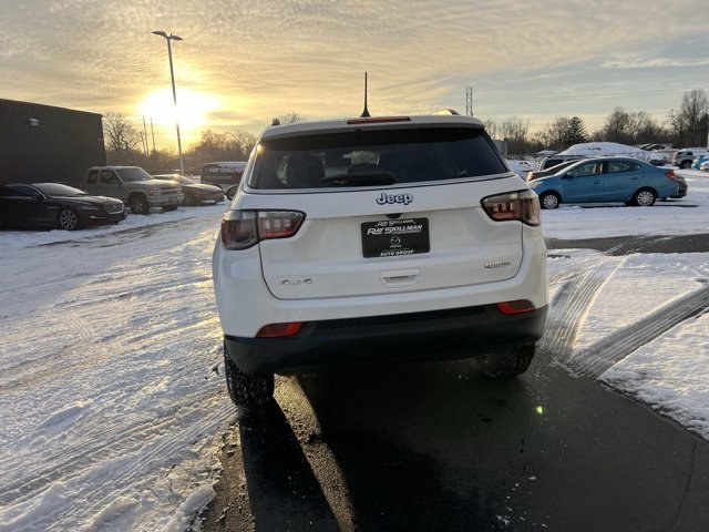 Used 2025 Jeep Compass Latitude image 11