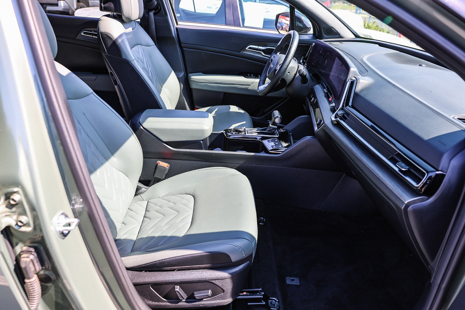 Used 2025 Kia Sportage X-Pro Prestige AWD/4WD image 9