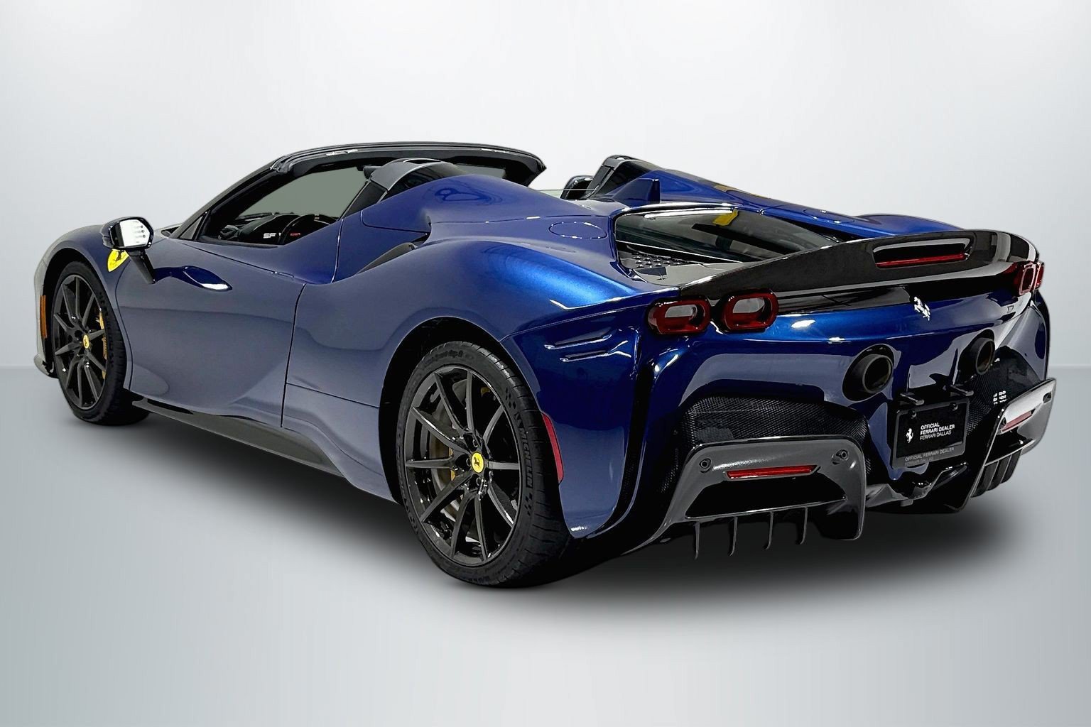 Used 2022 Ferrari SF90 Spider AWD/4WD image 5