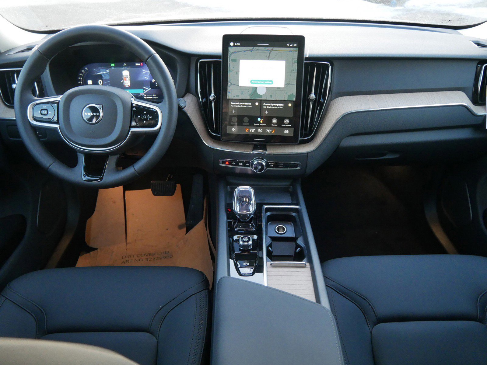 New 2026 Volvo XC60 T8 Plus w/ Climate Package image 7