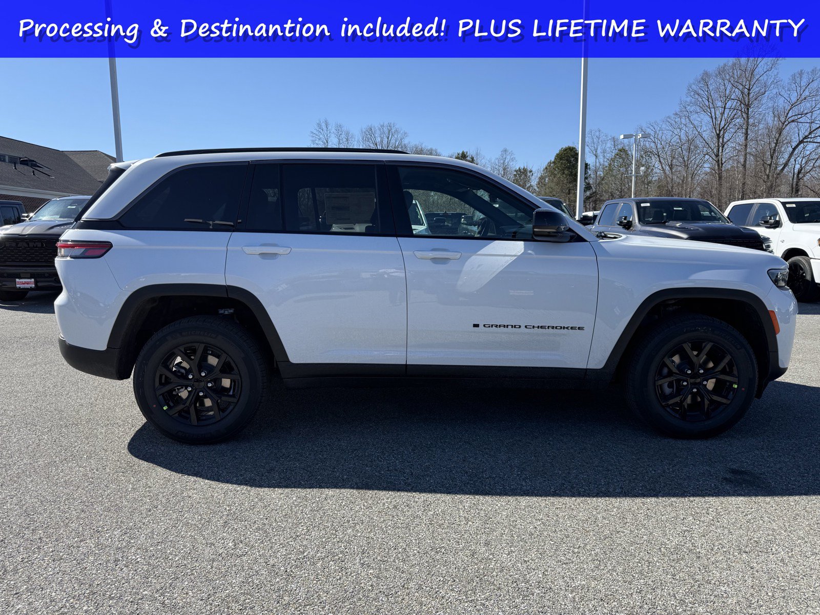 New 2026 Jeep Grand Cherokee Altitude AWD/4WD image 2