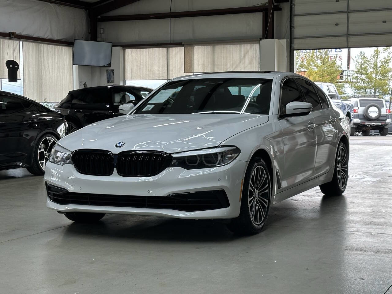 Used 2020 BMW 530i w/ Convenience Package image 5