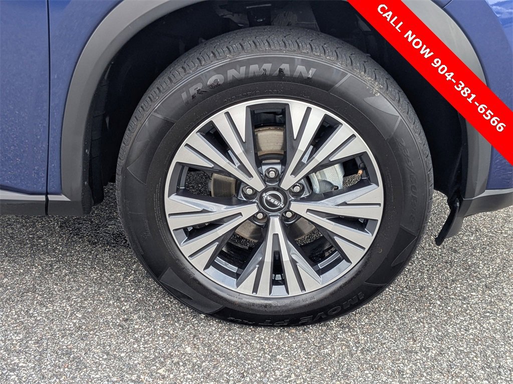 Used 2023 Nissan Rogue SV image 11