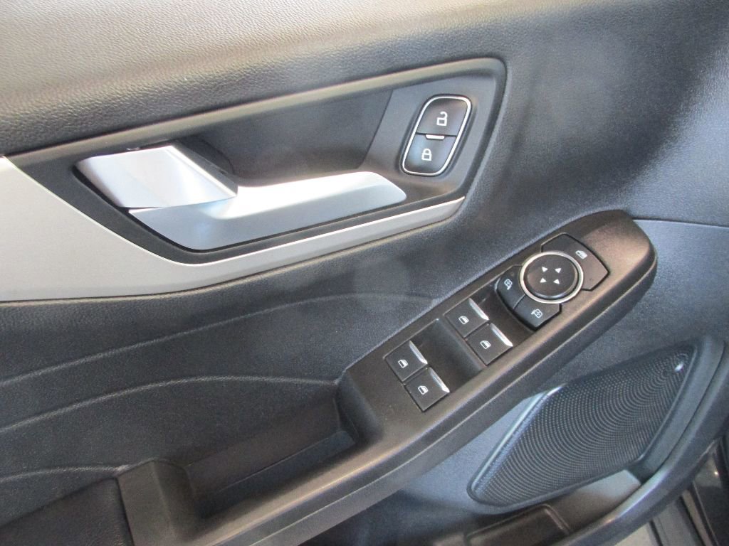 Used 2021 Ford Escape SE image 26