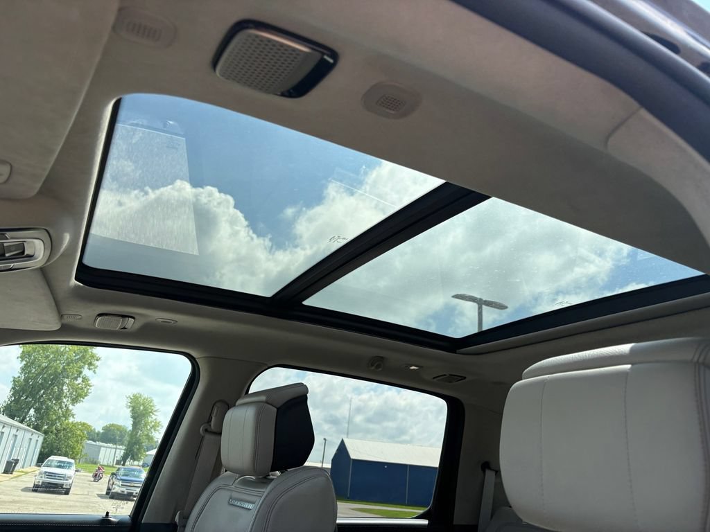 Used 2025 RAM 1500 Tungsten AWD/4WD image 12