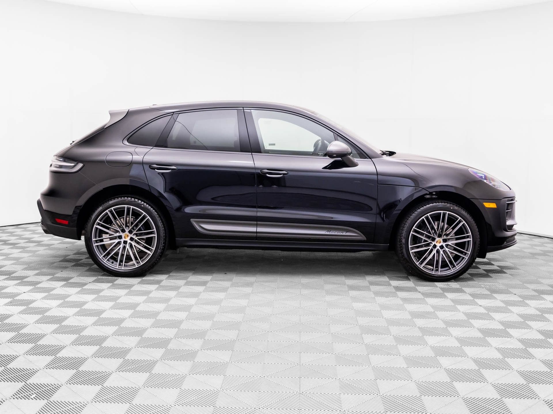 New 2026 Porsche Macan Turbo AWD/4WD image 7