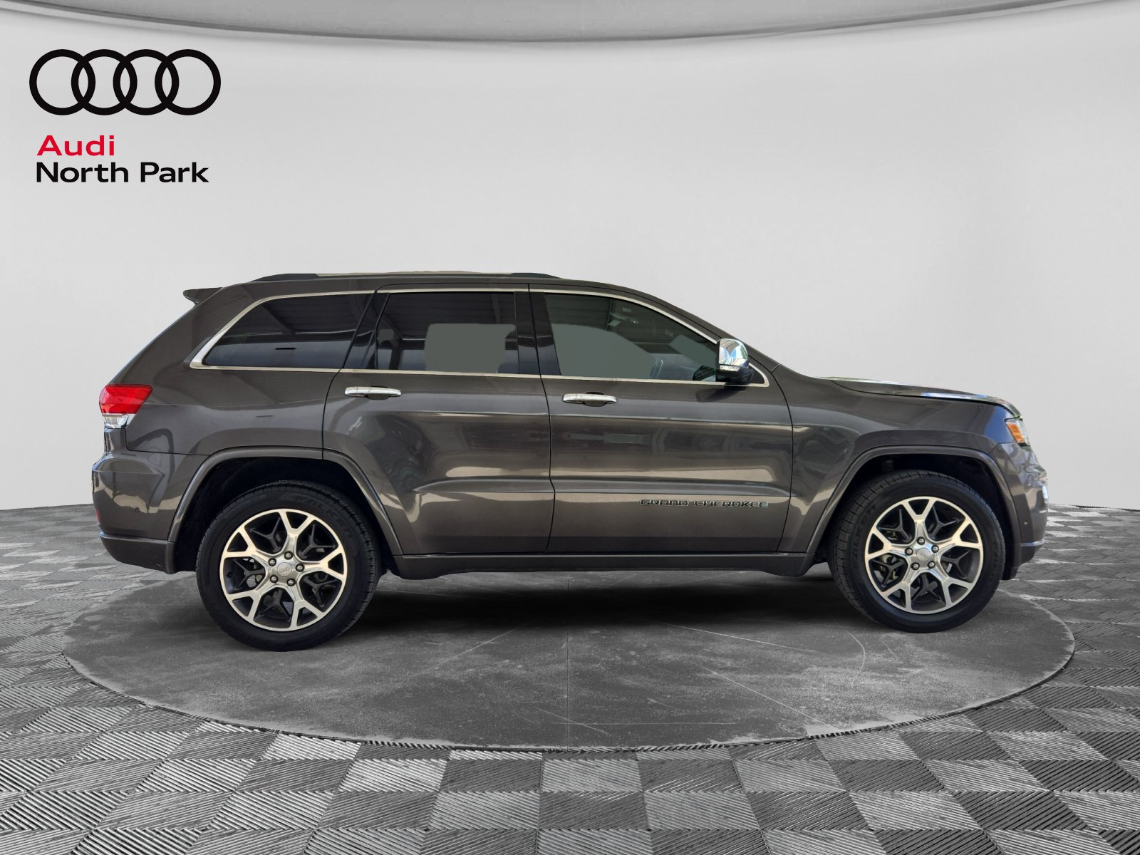 Used 2020 Jeep Grand Cherokee Overland RWD image 6