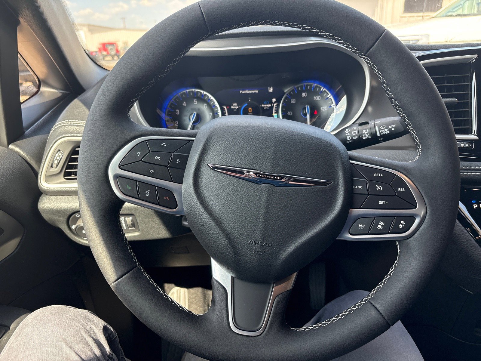 New 2026 Chrysler Pacifica Select image 14